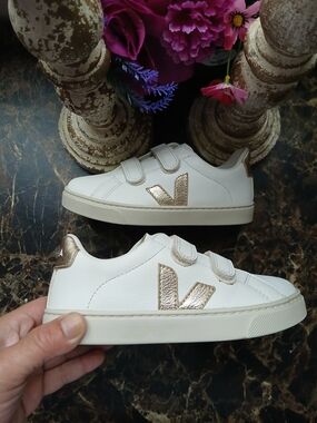 Veja Esplar Velcro Lifestyle/Athletic Comfort Shoes Size 2 Youth for Girls